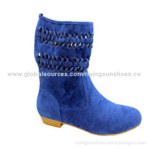 Women's trendy flat short dress boots, ankle height shaft, fake suede upper, simple but popular